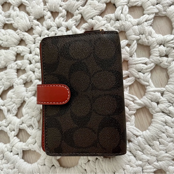 Coach Pink Wallet with C Logo - Picture 9 of 13